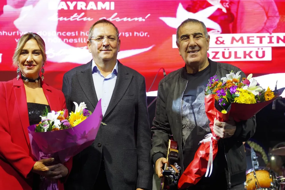 Ayvalık’ta Cumhuriyet’in 102. Yılı Coşkusu!