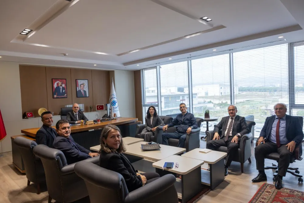 İŞ BANKASI YETKİLİLERİNDEN BANDIRMA ONYEDİ EYLÜL ÜNİVERSİTESİ’NE NEZAKET ZİYARETİ