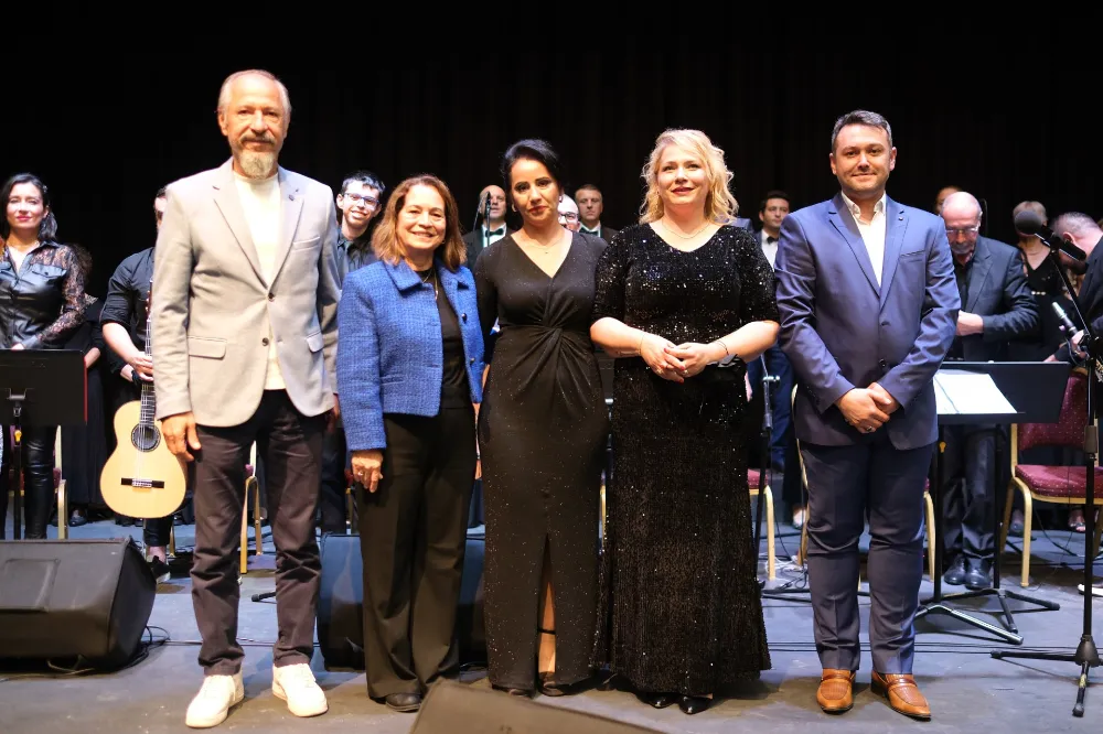 ALTIEYLÜL’DE YEŞİLÇAM EZGİLERİYLE NOSTALJİ DOLU BİR GECE