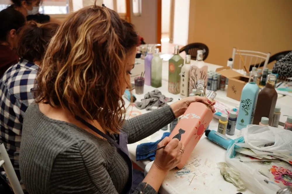 BU ÇATININ ALTINDA UMUT VAR…