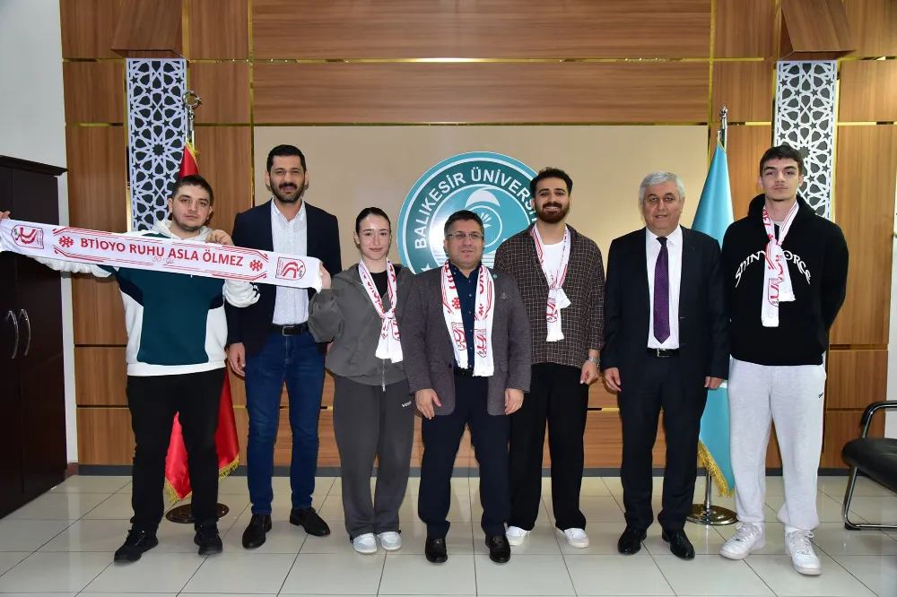 Turizm Fakültesinden Rektör Oğurlu’ya 50. Yıl Teşekkürü