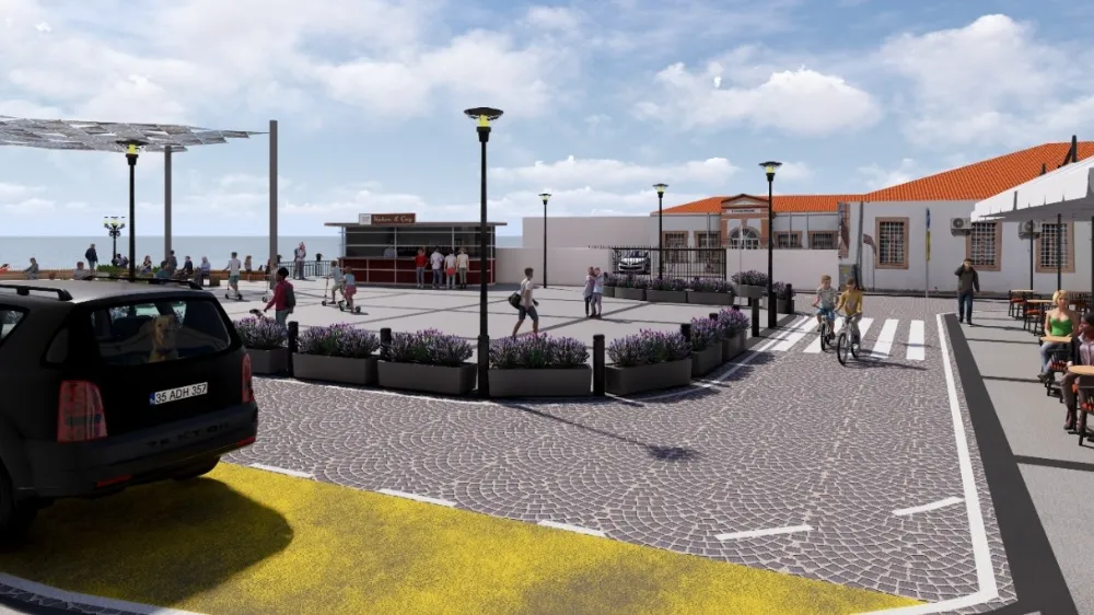 AYVALIK, DENİZE AÇILAN YENİ MEYDANINA KAVUŞUYOR