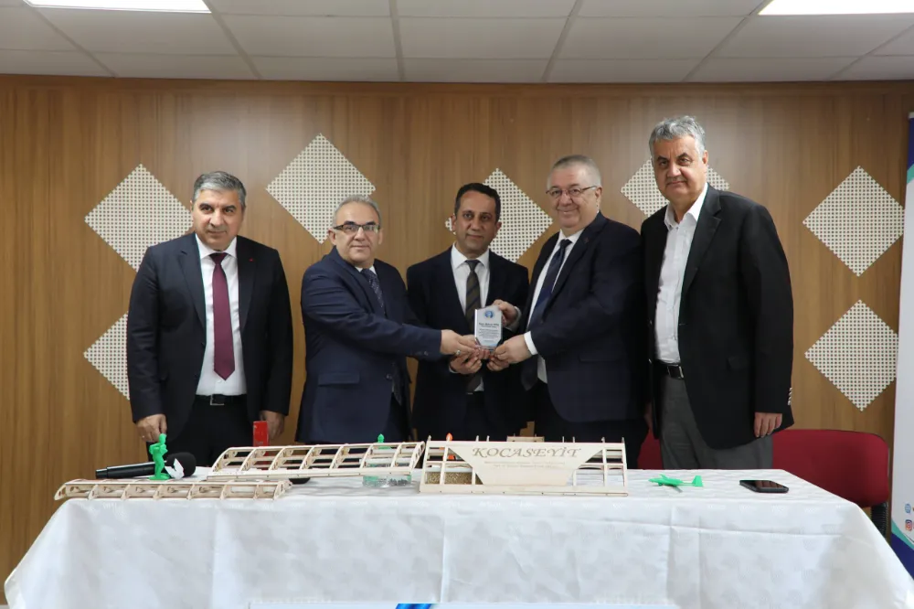 Edremit Belediyesi’nden başarılı öğrencilere teknoloji desteği