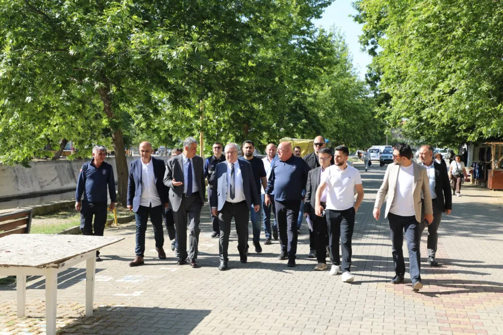 Edremit’te İskele Mahallesi’nde Çevre Düzenlemesi Yapılıyor