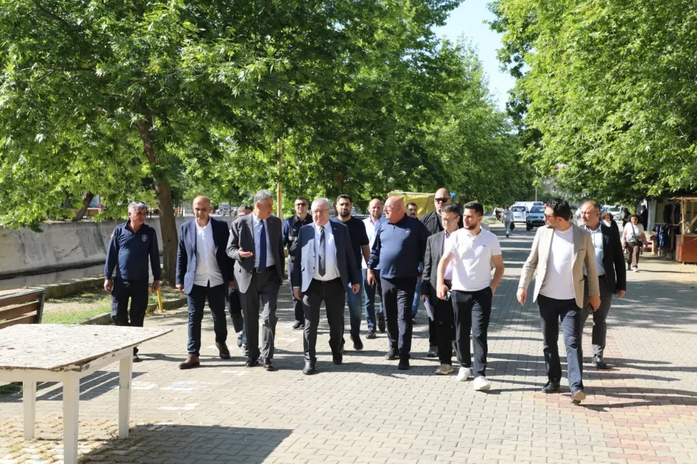 Edremit’te İskele Mahallesi’nde Çevre Düzenlemesi Yapılıyor