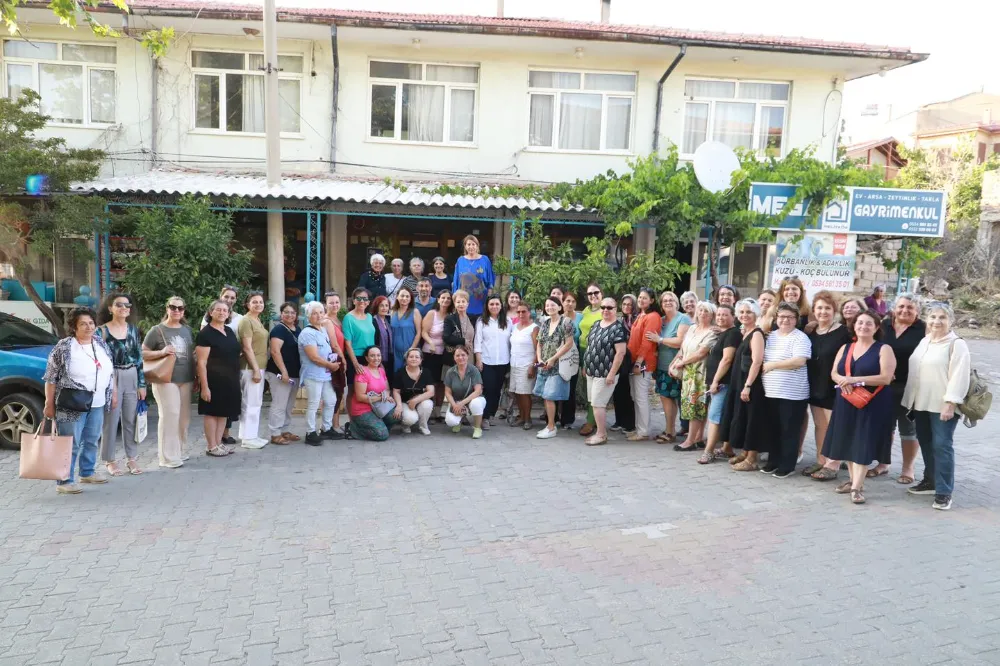 KADINLAR BULUŞMASI PELİTKÖY MAHALLESİ’NDE GERÇEKLEŞTİRİLDİ