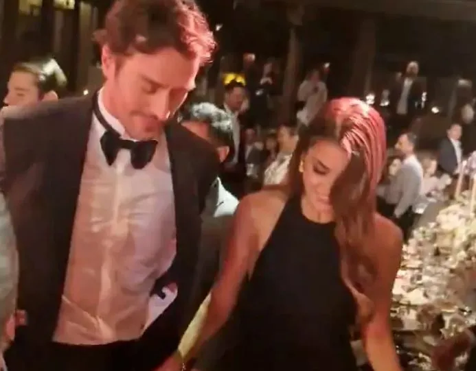 Ersin Korkut, Kıvanç Tatlıtuğ’la buluştuğu fotoğrafa “Teyzemin oğlu” notunu düştü. Sosyal medya paylaşımı olay oldu!