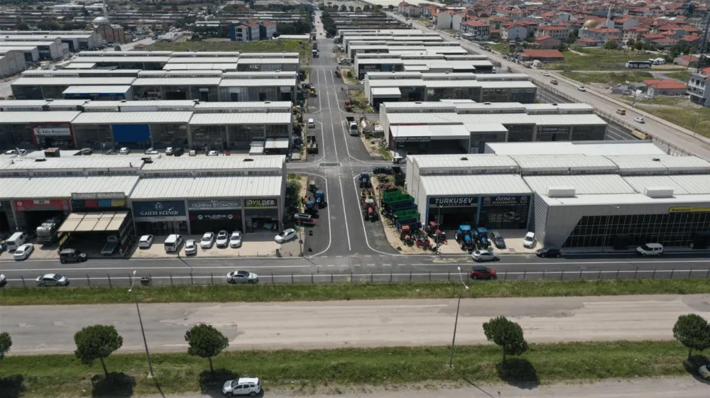Başkan Akın Yolu Yapılmayan Yer Bırakmıyor