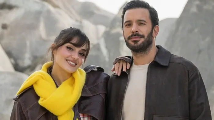 Barış Arduç ve Hande Erçel Köln Galası İçin Almanya’ya Uçtu