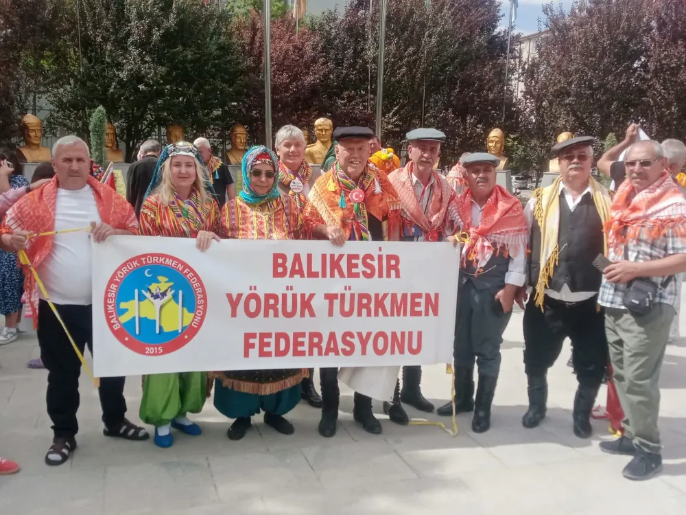 BALIKESİRLİ YÖRÜK TÜRKMENLER KARACAKURT’TA GÖRKEMLİ ŞÖLENE KATILDI