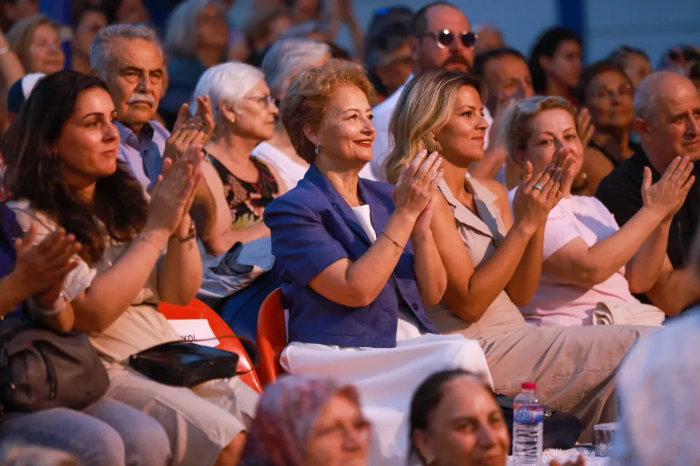BURHANİYE BELEDİYESİ KADINLAR KOROSUNDAN UNUTULMAZ BİR GECE 