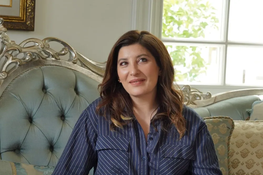 Şebnem Bozoklu, Film Setini İfşa Etti: “Üstsüz Çalışıyorlar!”