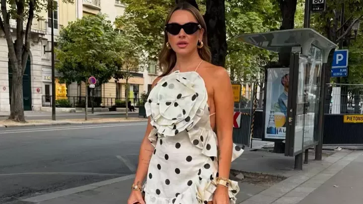 Hadise, Paris Tarzıyla Sosyal Medyayı Salladı!